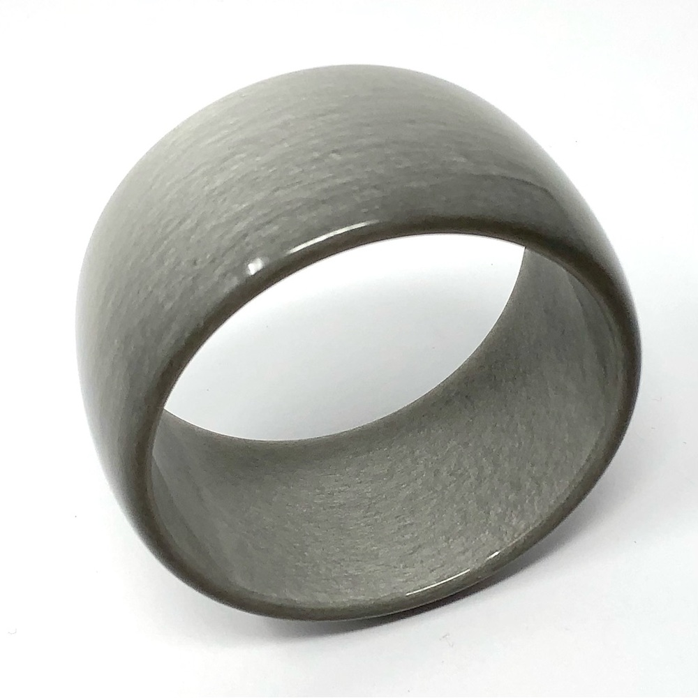 Vintage clear Lucite bangle bracelet w/ encased iridescent silver/grey paper